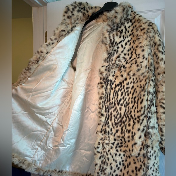Chill Chasers Vintage Rabbit Fur Coat - Picture 4 of 4